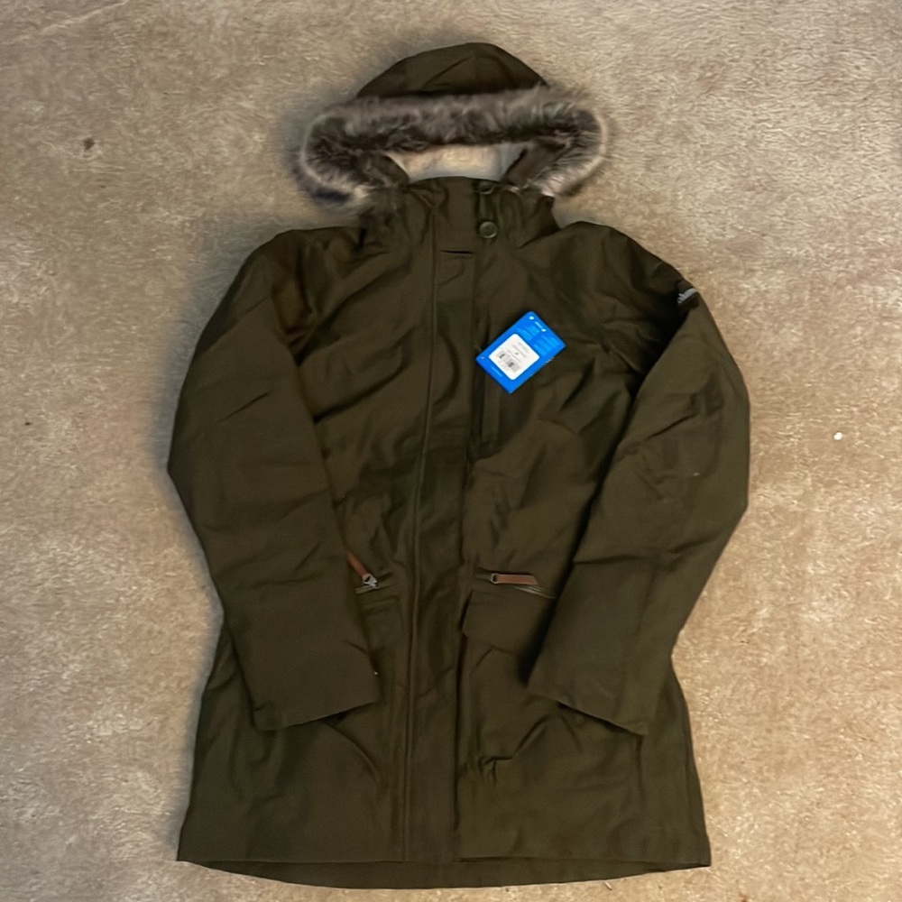 Columbia Omni-Tech Women’s Carson Pass IC Jacket size Medium in dark green